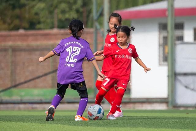 中国U17女足历史性晋级八强，点球大战战胜法国队